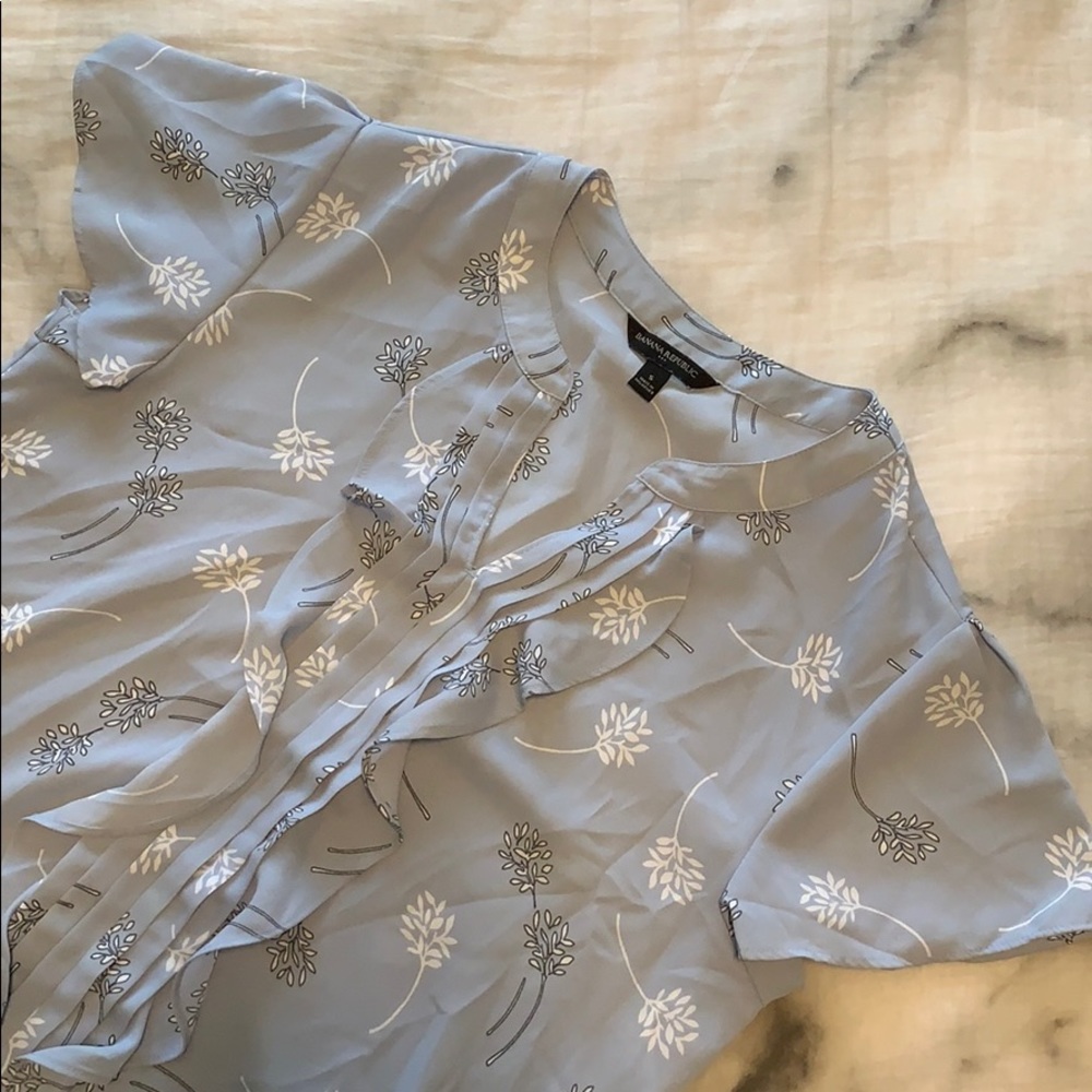 RUFFLE SLEEVE FLORAL BLOUSE